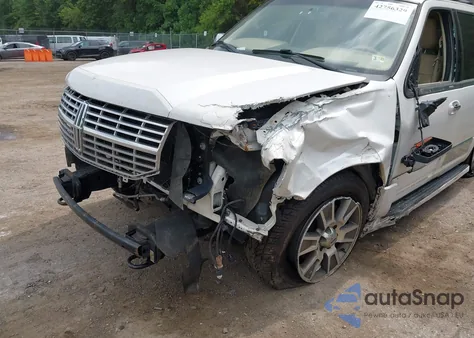 2009 Lincoln Navigator from USA, damaged, VIN 5LMFU28559LJ01016